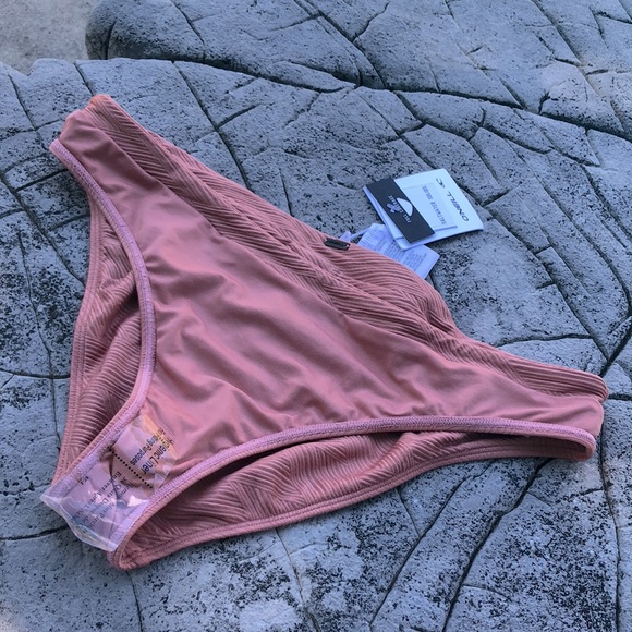 O’NEIL (L) Textured Banded Rose Saltwater Solids swim bottom - Picture 7 of 9